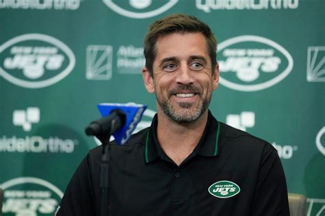 Bob Raissman: Aaron Rodgers faces obstacle course of opinions with Jets’ primetime slate